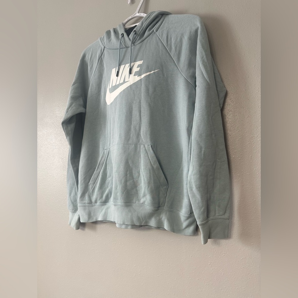Nike Sweatshirt - Picture 4 of 8